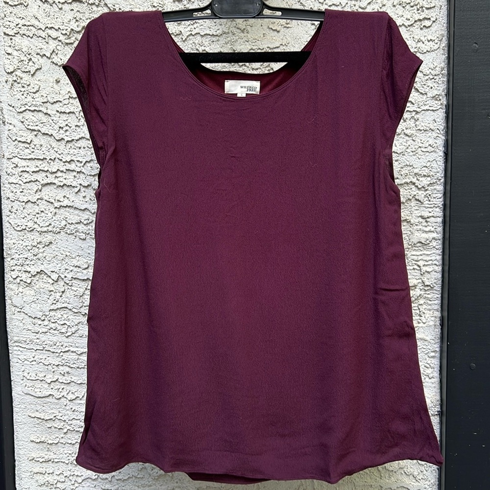 Aritzia wilfree free t-shirt size small